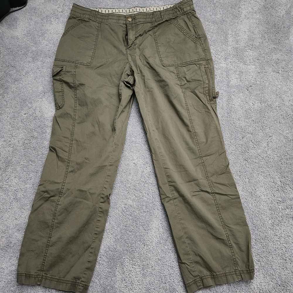 Natural Reflections size 18 cargo pants army green